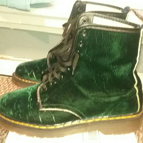 green velvet dr martens